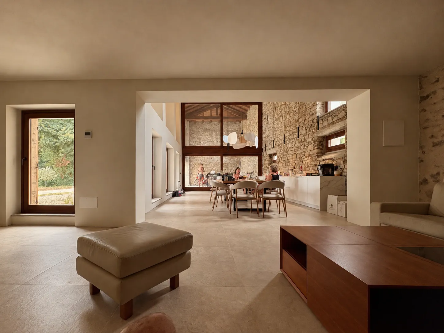 Spacious living room